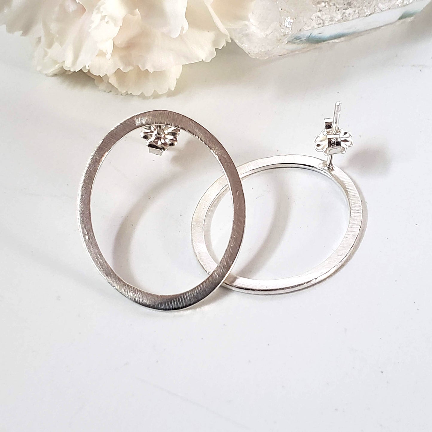 Oval flat circle studs