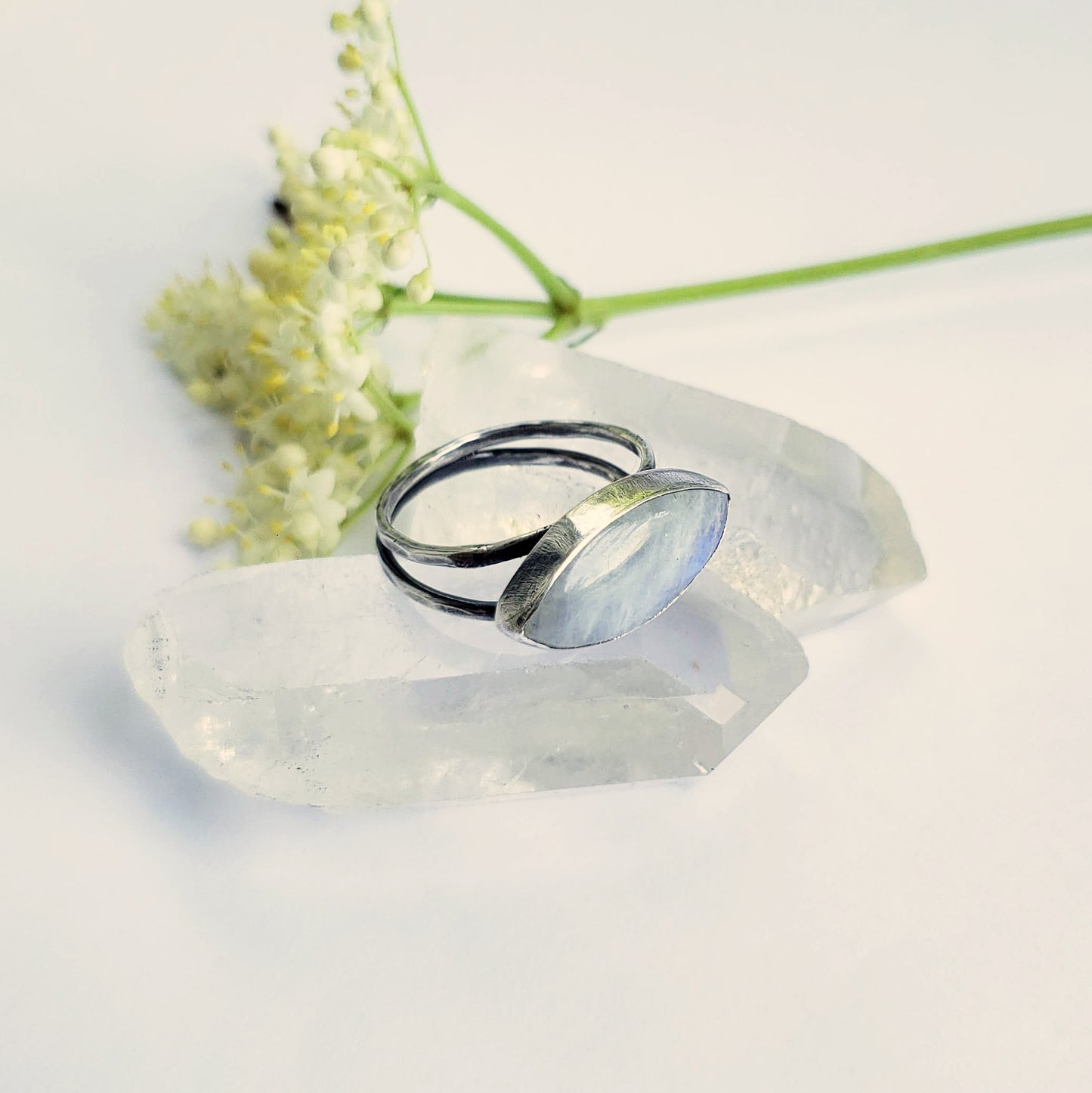 Anillo Piedra Luna IRIS "El Ojo"