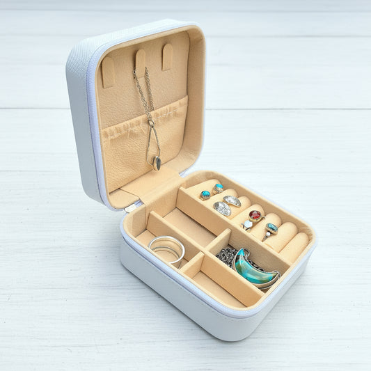 Travelling jewelry box