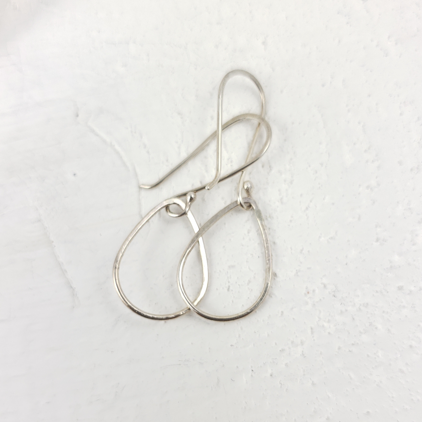 Boucles d'oreilles pendantes en forme de larme en argent