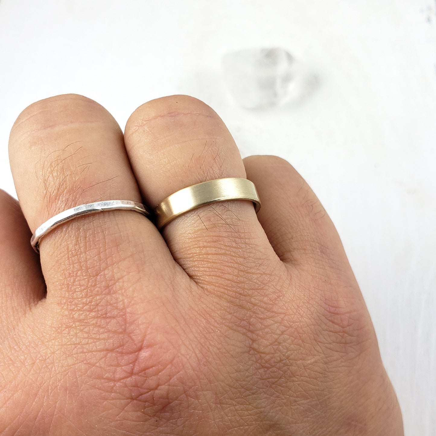 Banda de oro macizo de 4 mm, cepillado