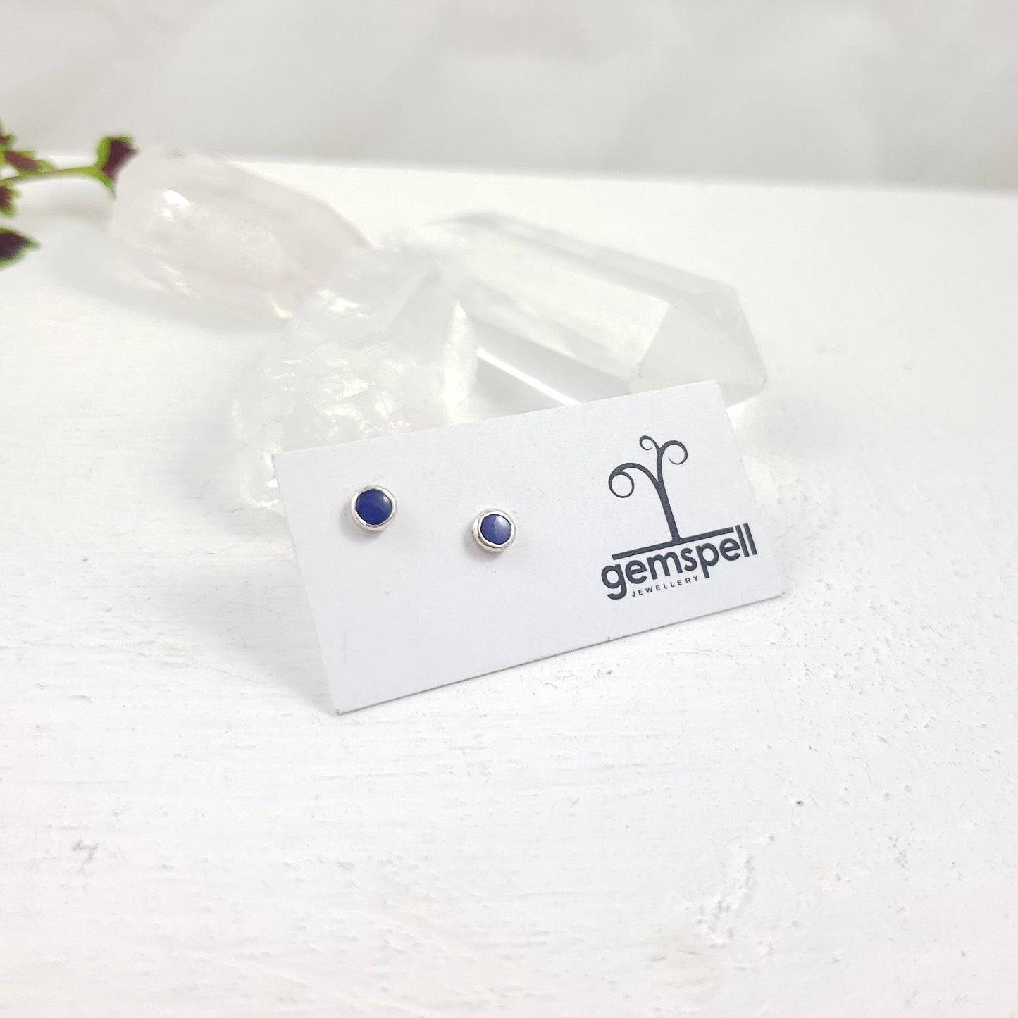 Petits clous d'opale bleue