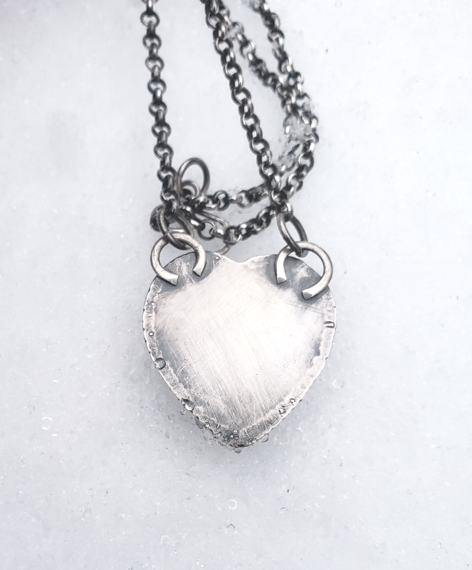 Collar Corazón de Búfalo Blanco